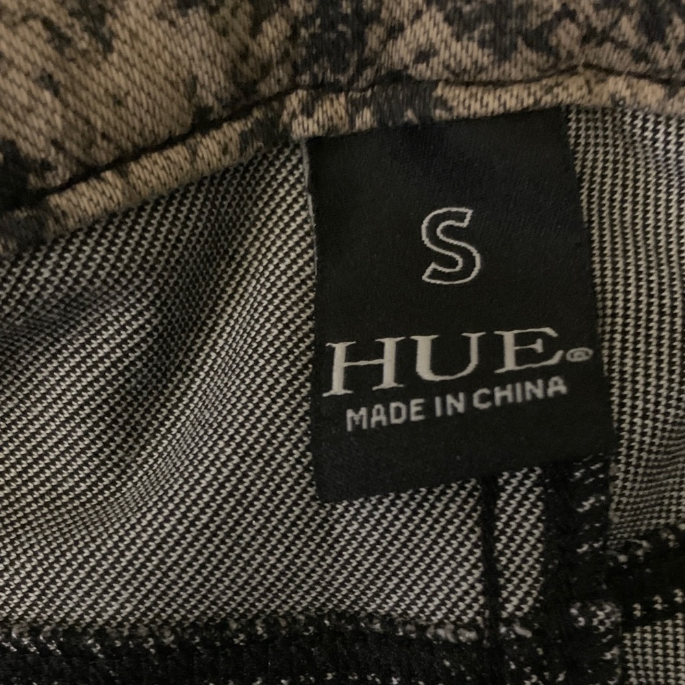 HUE Black and Tan Textured Apparel